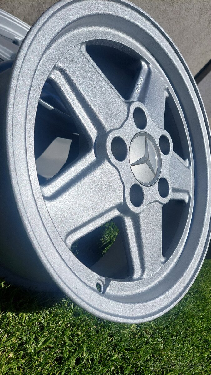 Mercedes-Benz - 2