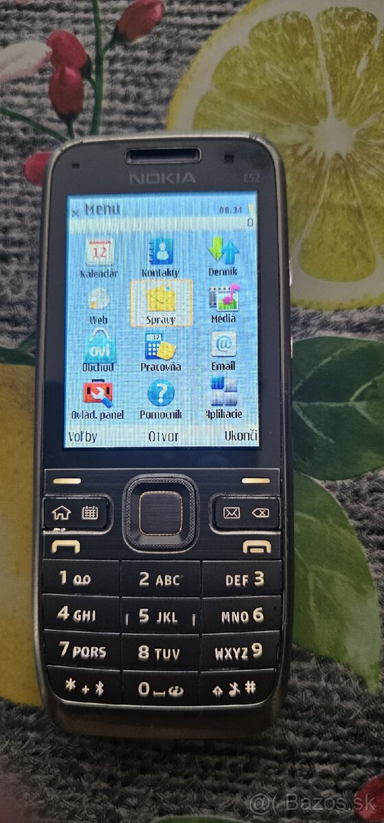 Predám Nokiu E52 (RM-469) - 2