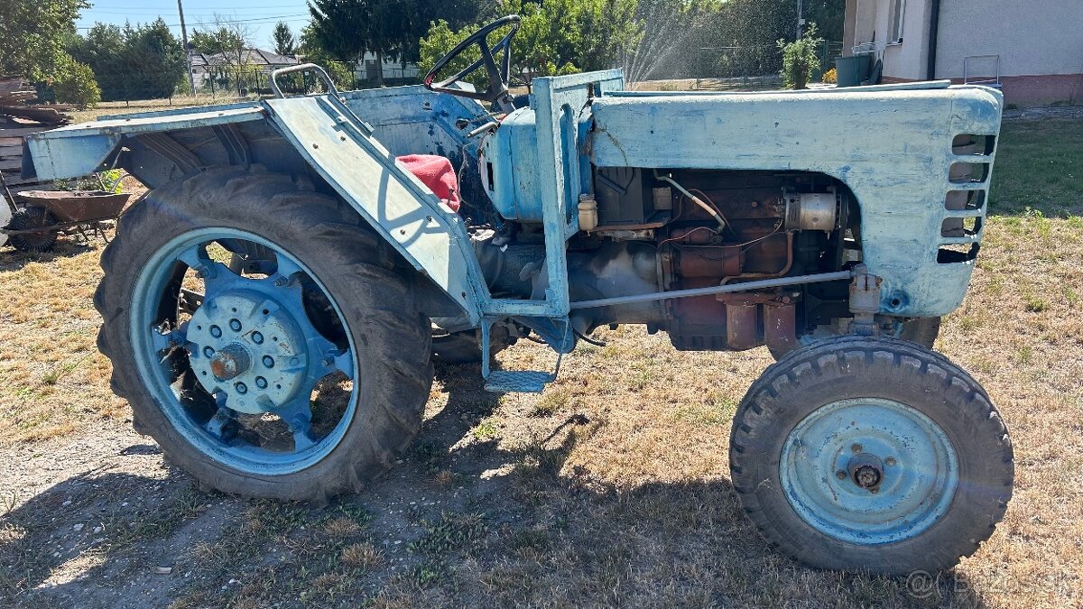 Traktor Zetor 25 - 2