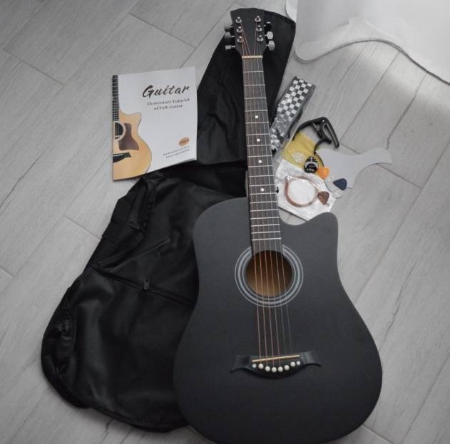 Akustická gitara s obalom - 2