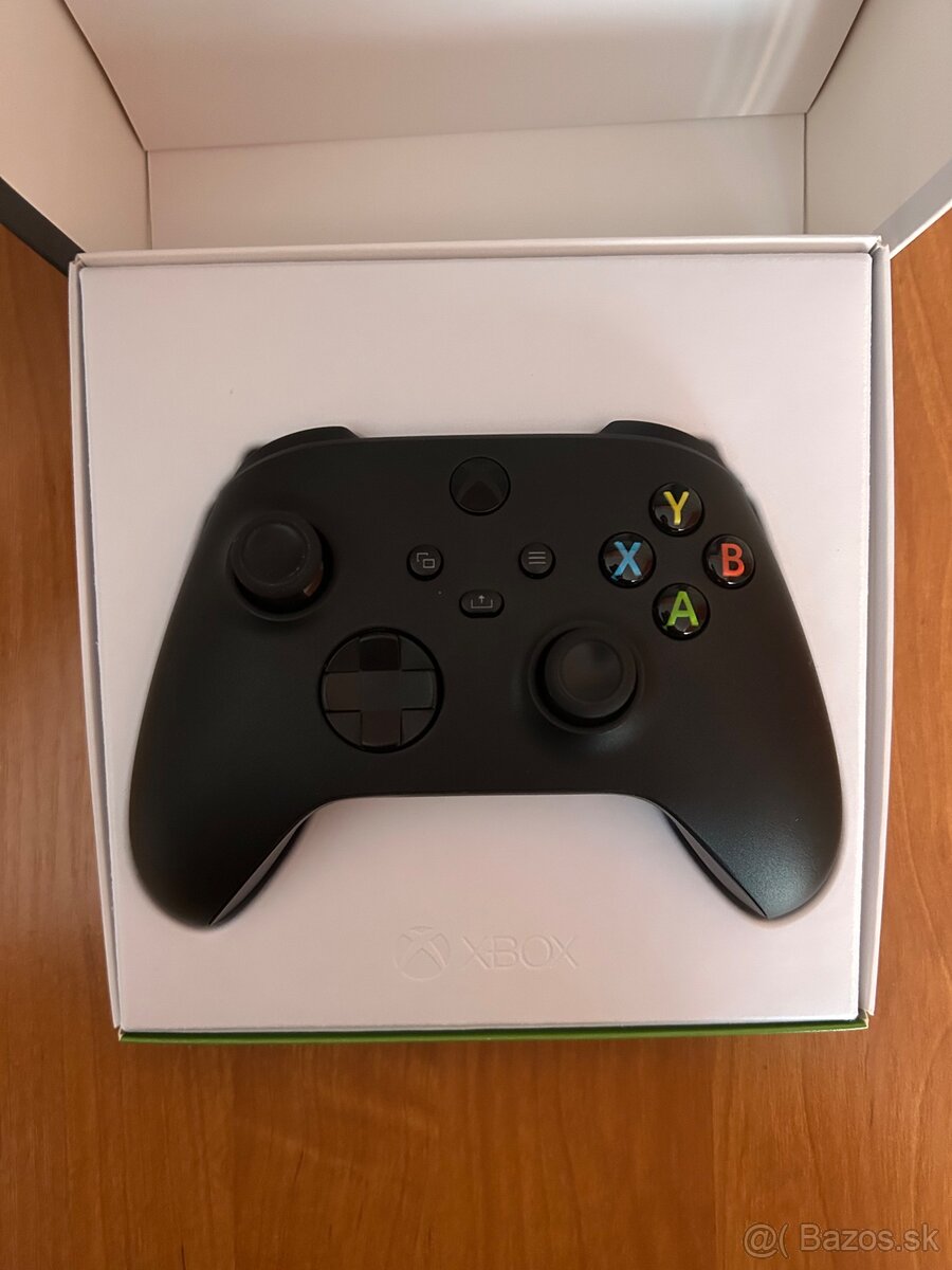 Xbox ovládač - 2