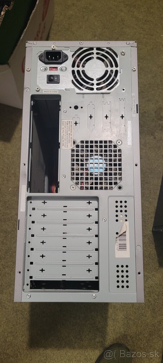 Predám retro PC skrinku - 2