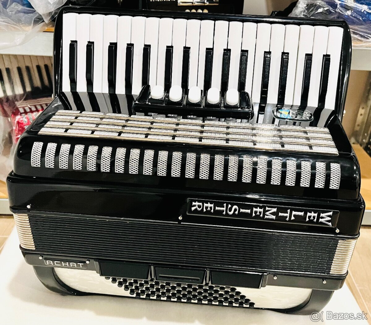 Predám akordeón Weltmeister ACHAT 72 basový s krásnym zvukom - 2