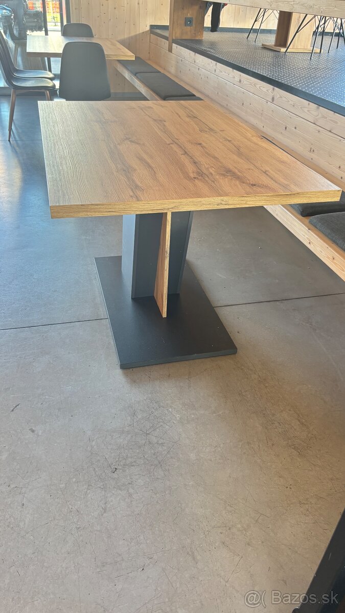 Jedálenský stôl - 2