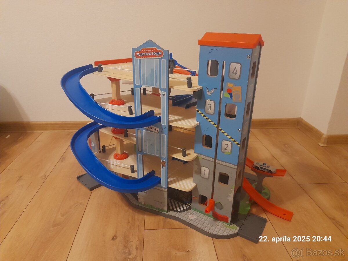 Garáž pre autíčka so šmykačkami - 2