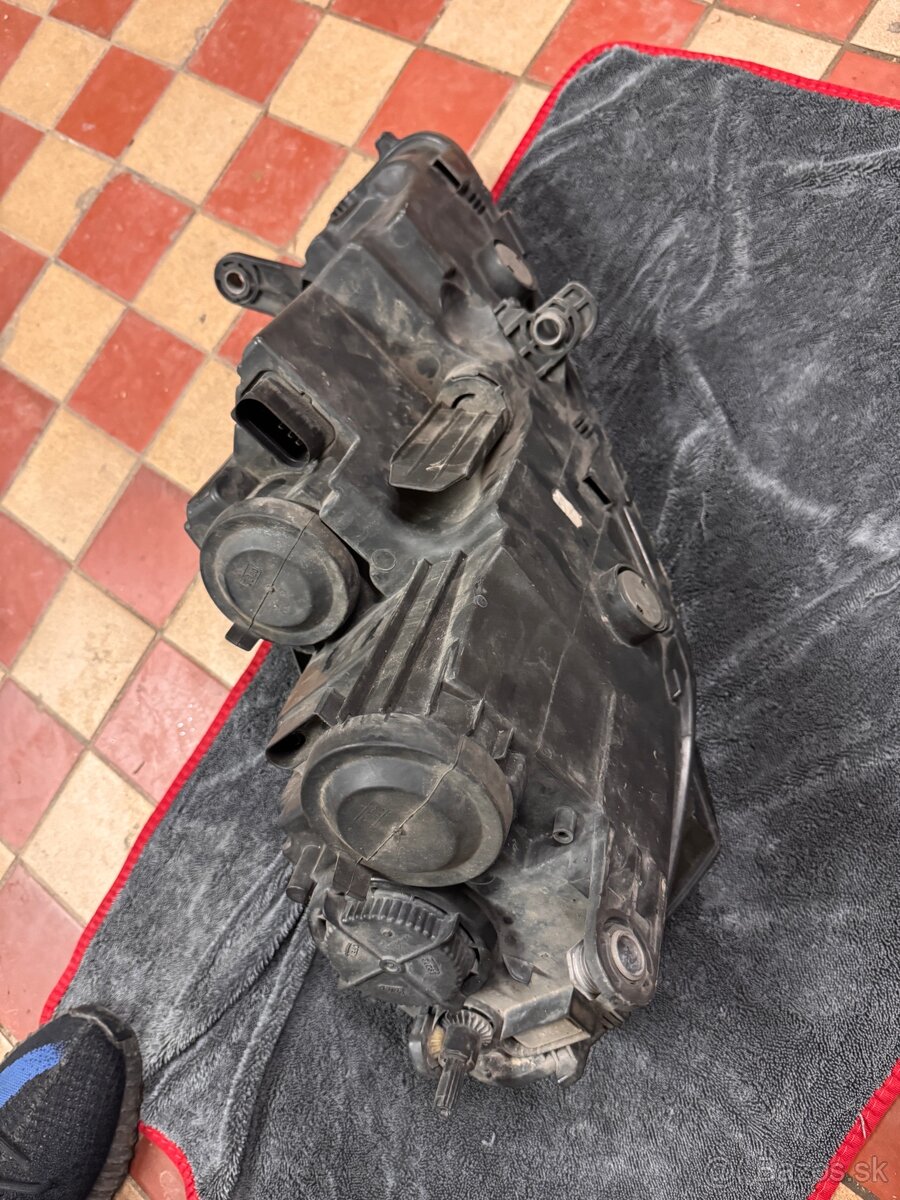 Predám náhradné diely na passat b7 - 2