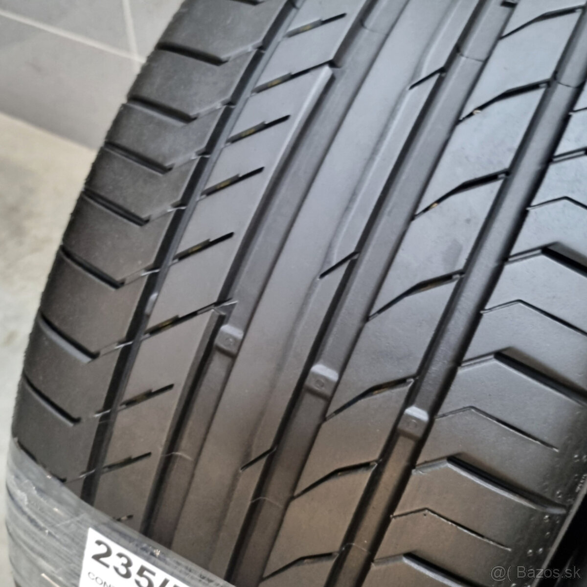 Letné pneumatiky 235/50 R18 CONTINENTAL - 2