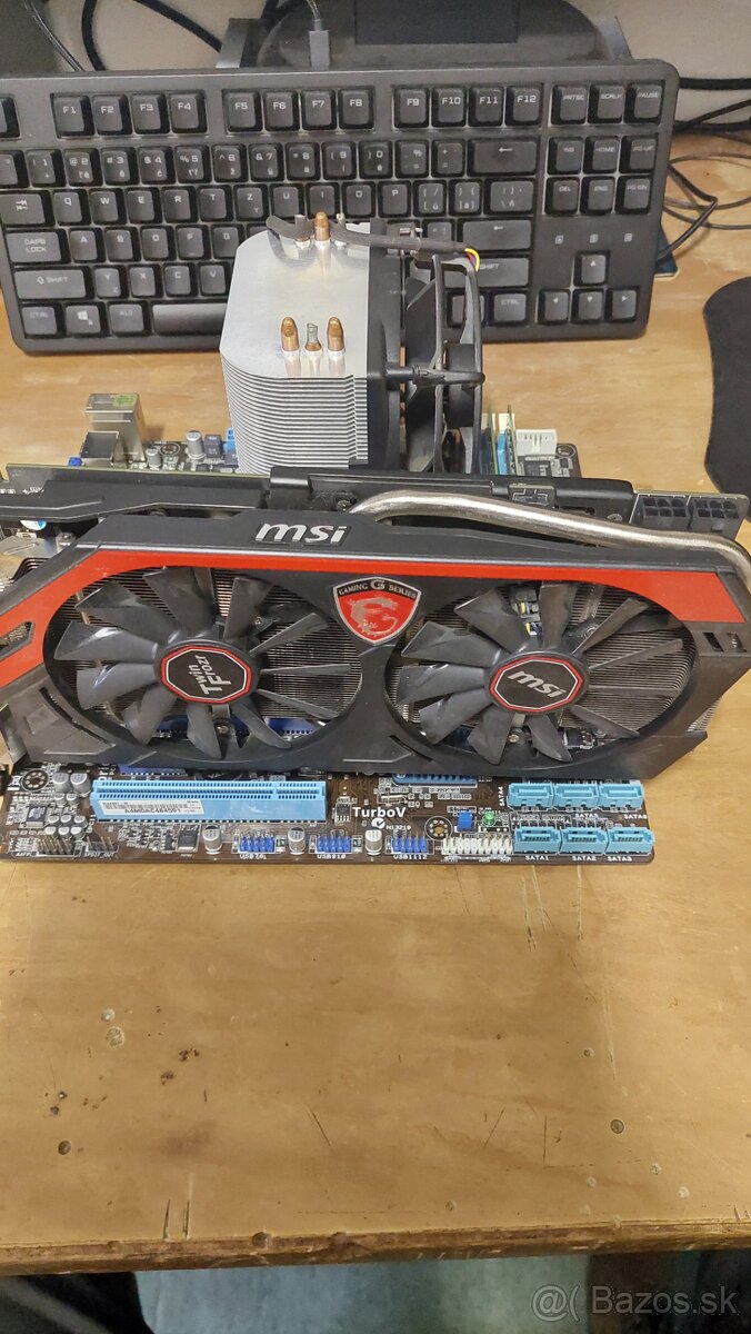 Asus M4A88T-M, AMD Phenom II 945, 4GB DDR3, R9 270X 2GB - 2