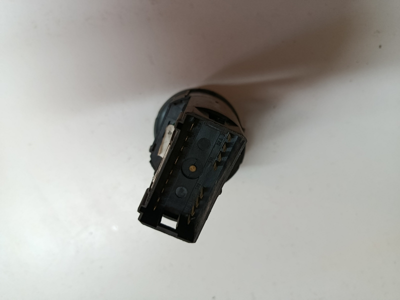 vypinac svetiel skoda octavia 3b0941531bb1b 20€ - 2