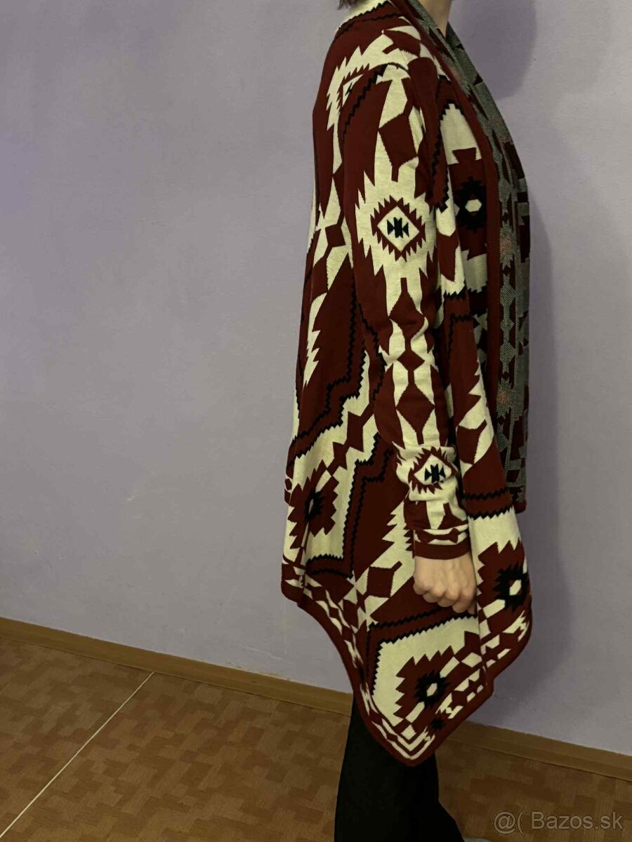 Predám nádherný červený kardigán s originálnym vzorom - 2