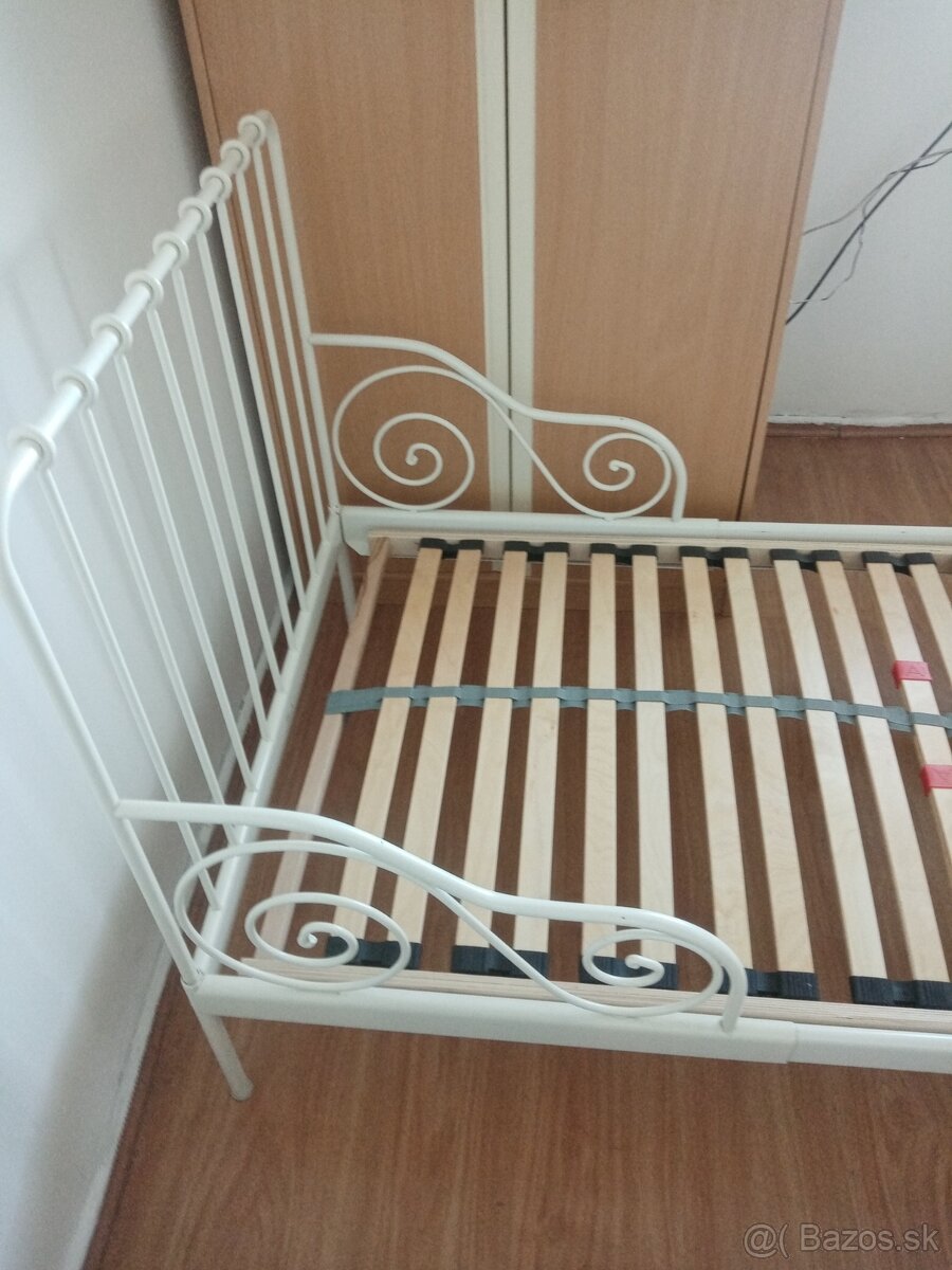 Biela kovová posteľ - 2