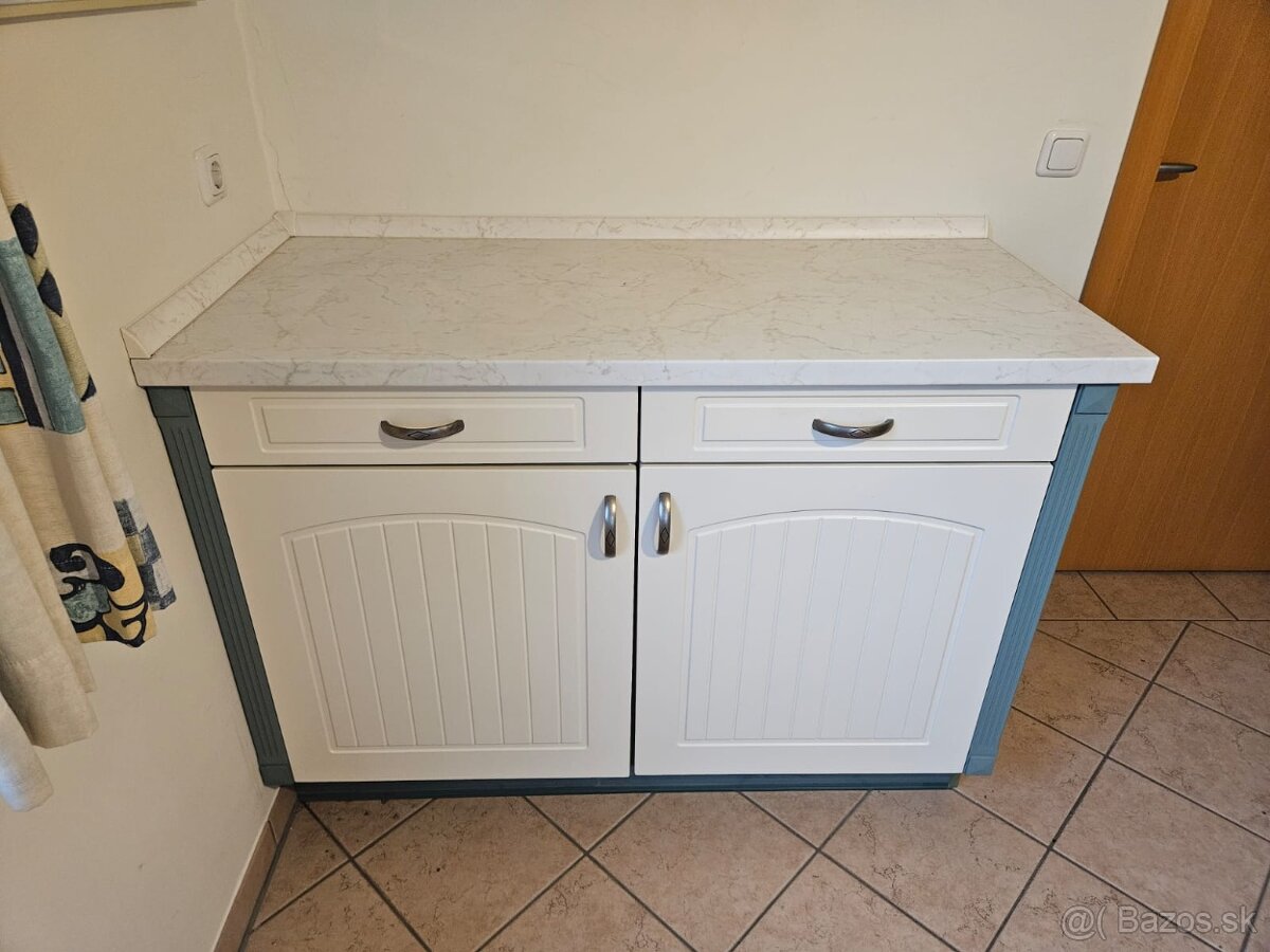 Masívna kuchynská linka z Nemecka so spotrebičmi - 2