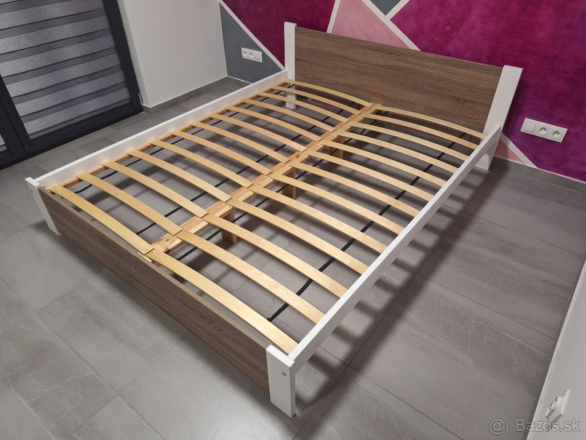Manželská posteľ 160x200 s roštami a matracmi - 2
