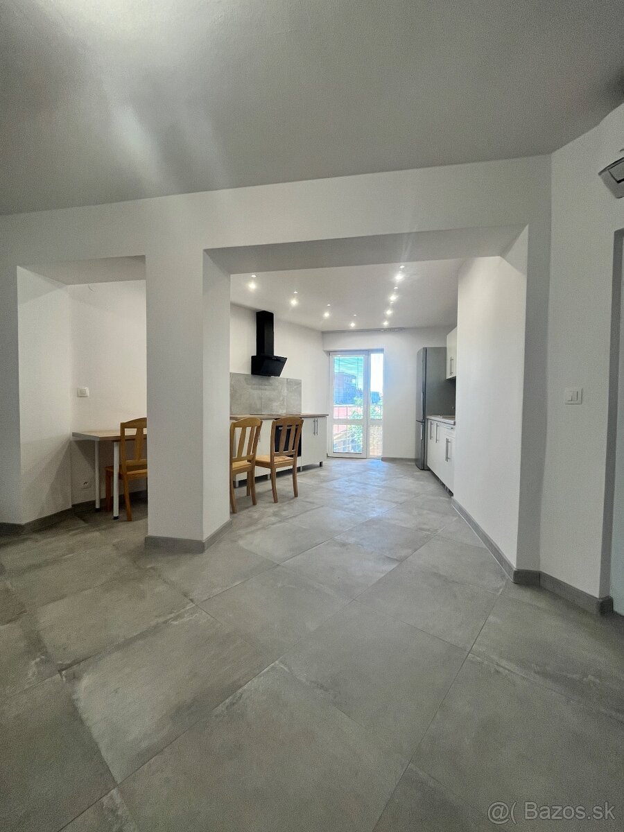 PRENÁJOM 3-izbový byt Piešťany - centrum - 2