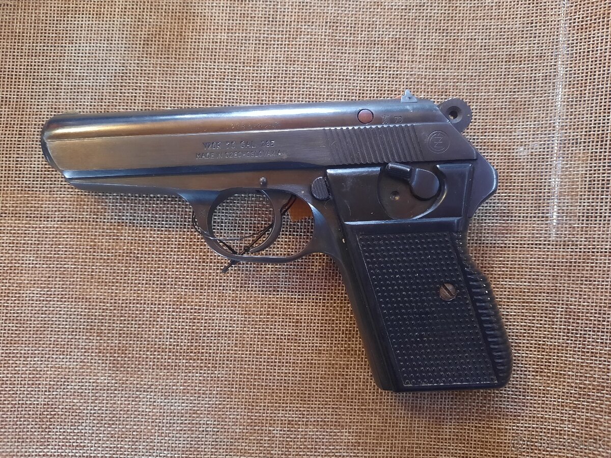 Samonabíjacia pištoľ ČZ 70 - 2