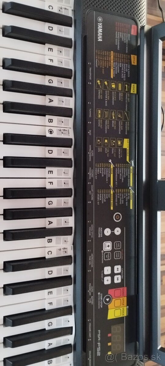 Yamaha PSR-F52 Keyboard - 2