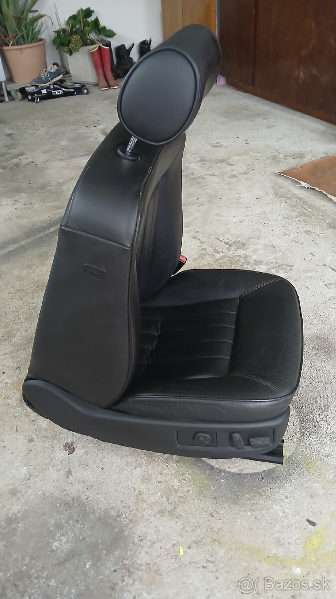 Sedačky Audi A8 S8 D2 - 2