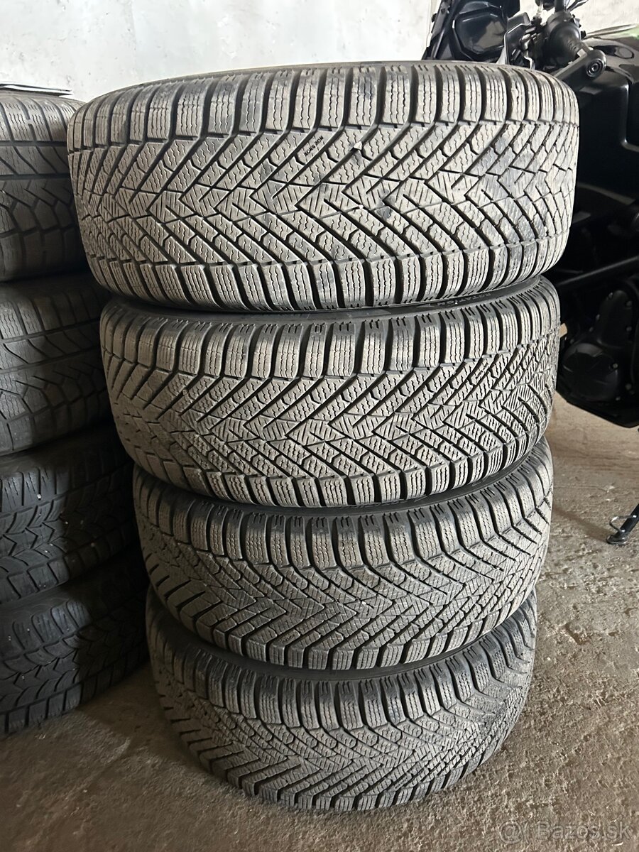 225/45 R17 - 2