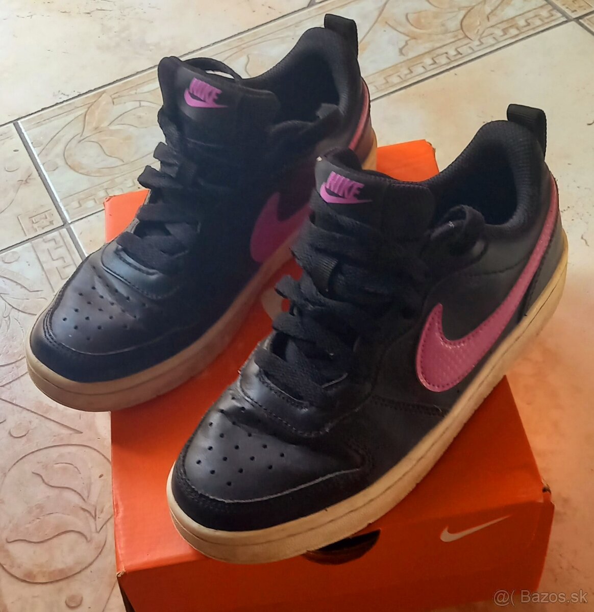 Nike č.36 - 2