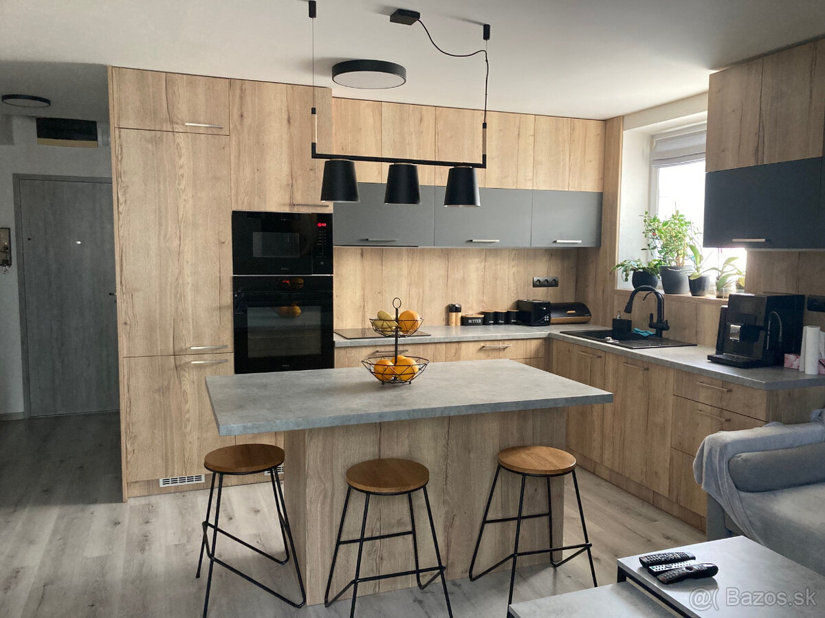 Byt 3+1, s balkónom, Kežmarok, záhrada a garáž, časť TURBÍNA - 2