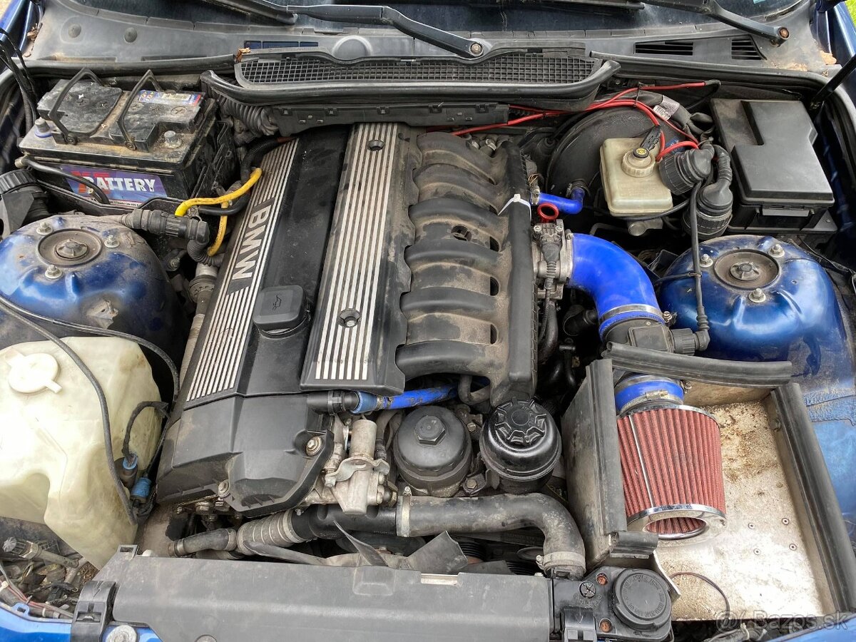 Rozpredám BMW e36 320i Touring - 2