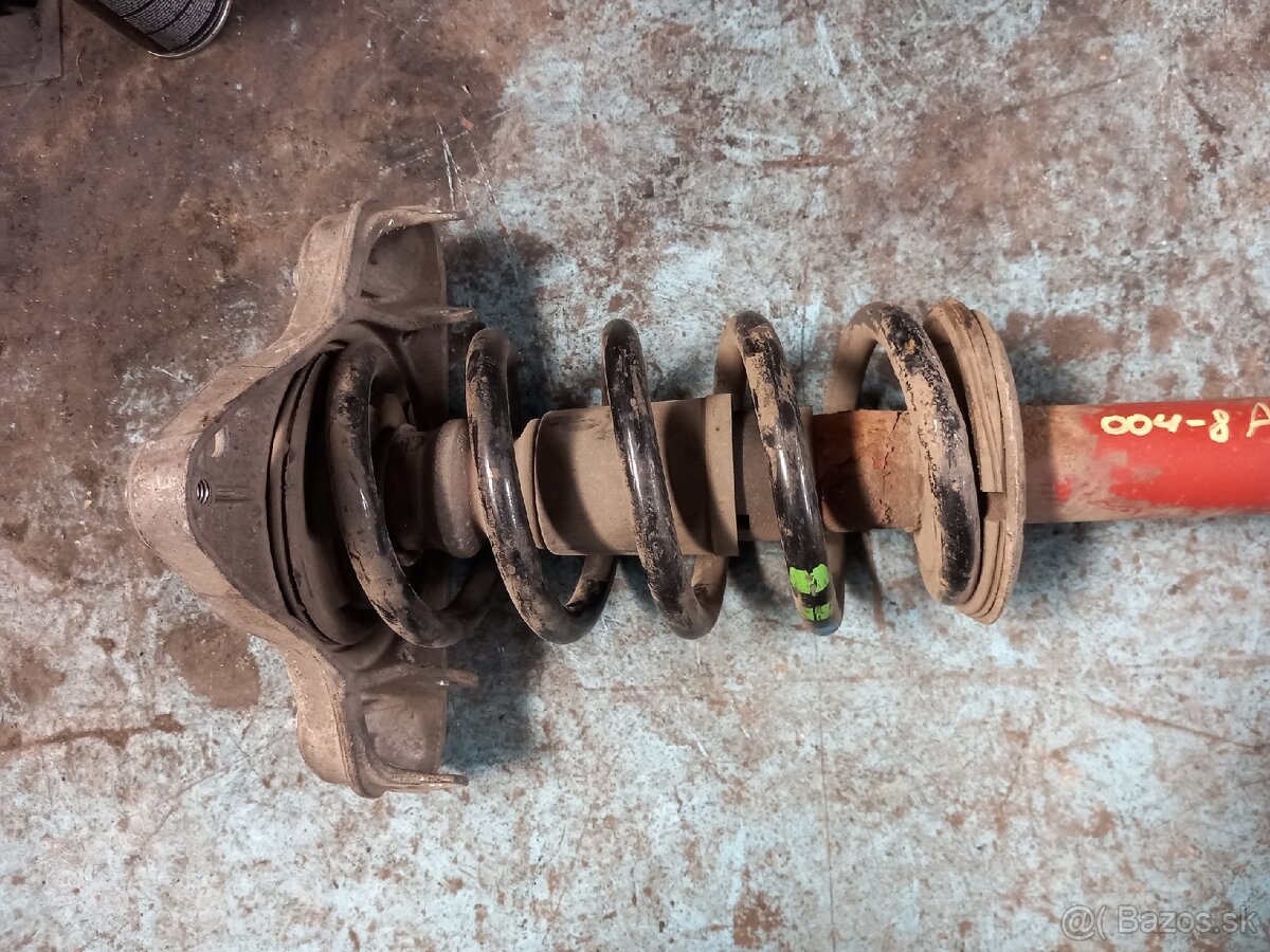 Tlmič s pružinou Audi A4 B6 - 2