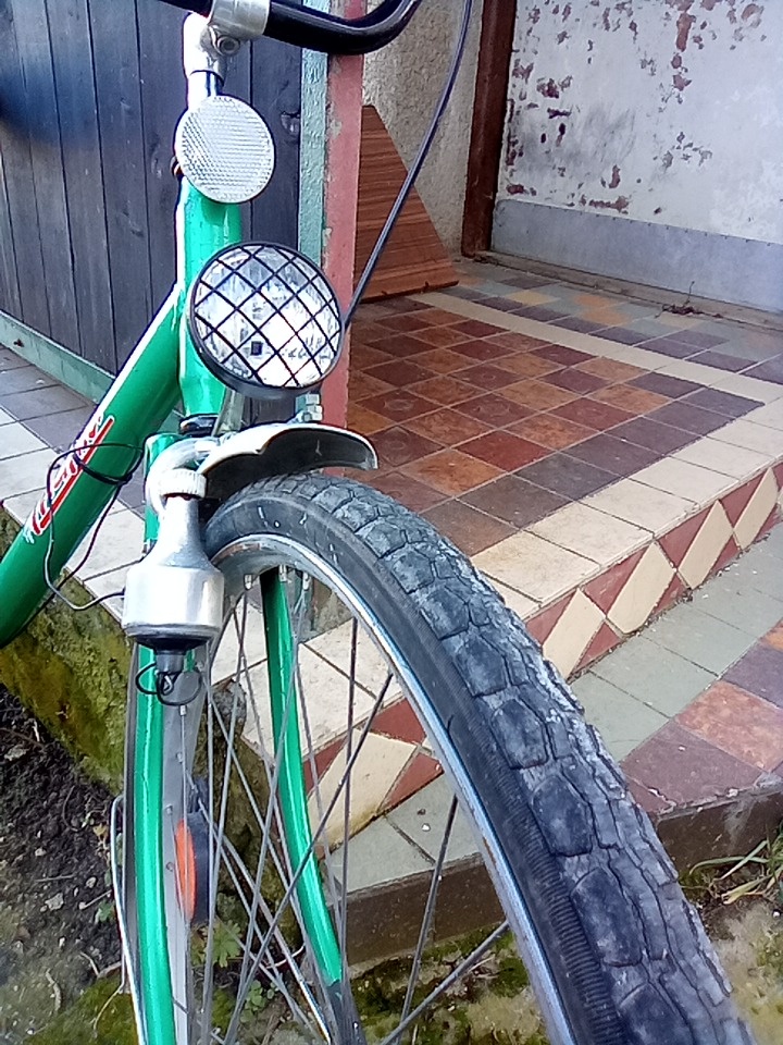 Predám dynamo a svetlo na bicykel - 2