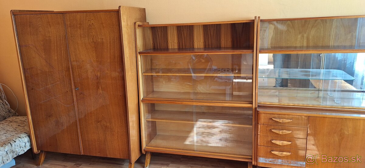 Retro obyvacia stena+ stolik - 2