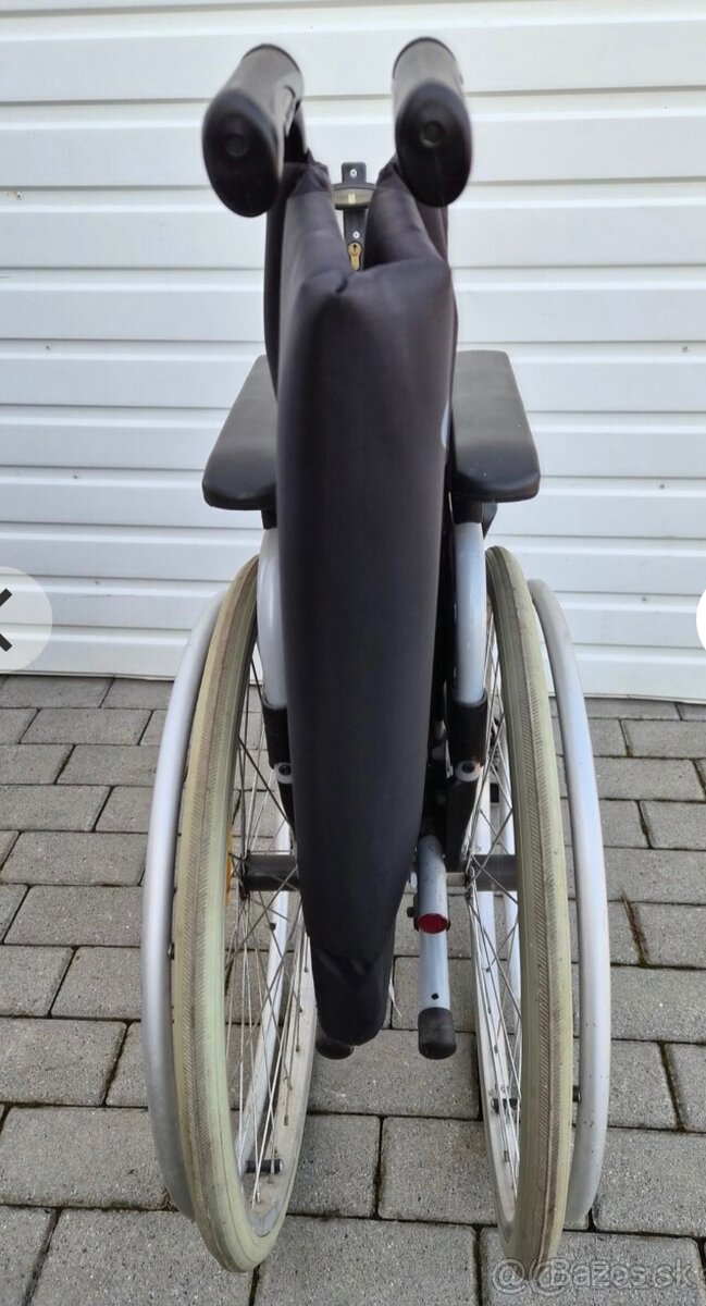 Predám skladací invalidný vozík - 2