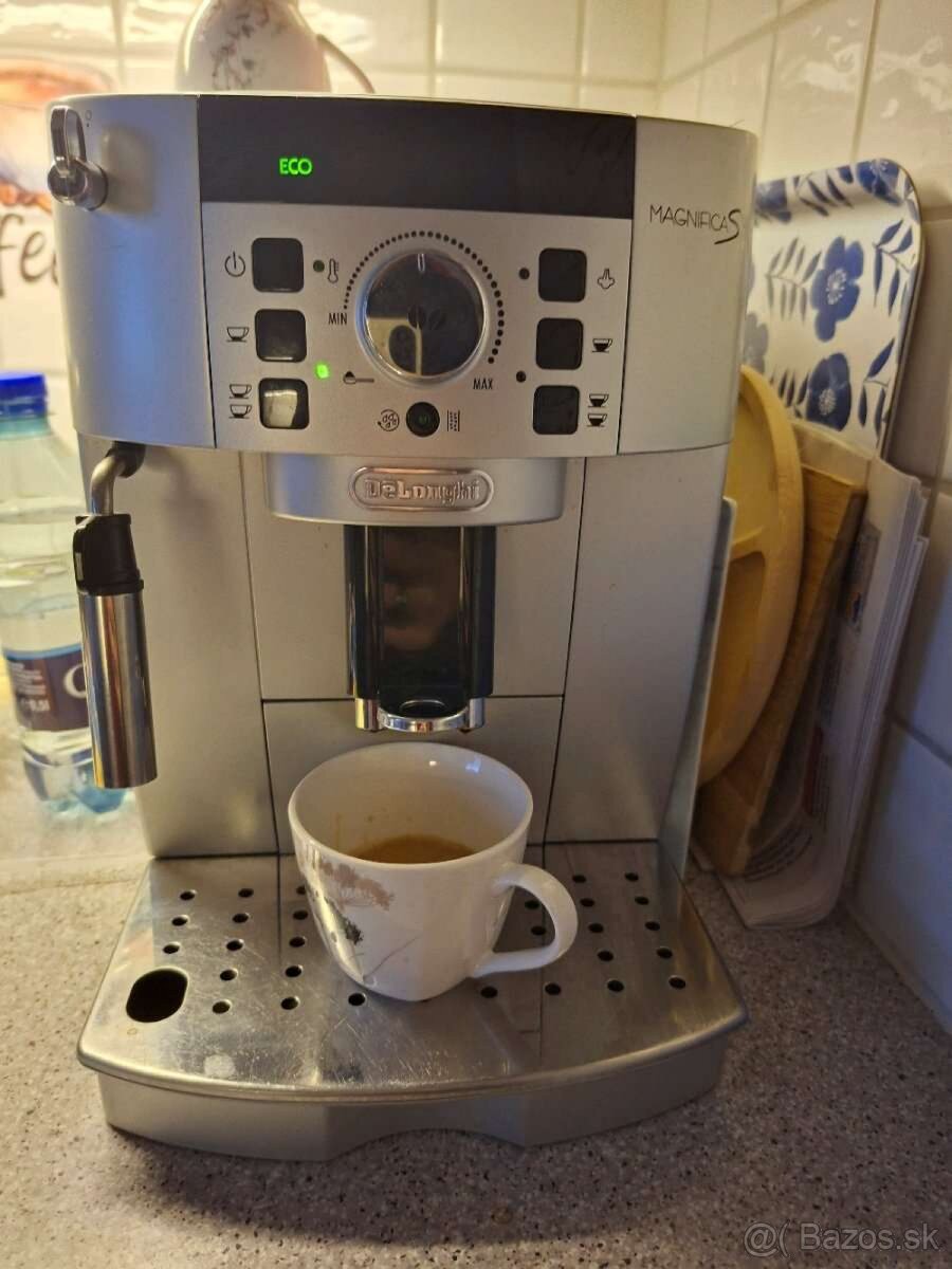 DeLonghi Magnifica S - 2