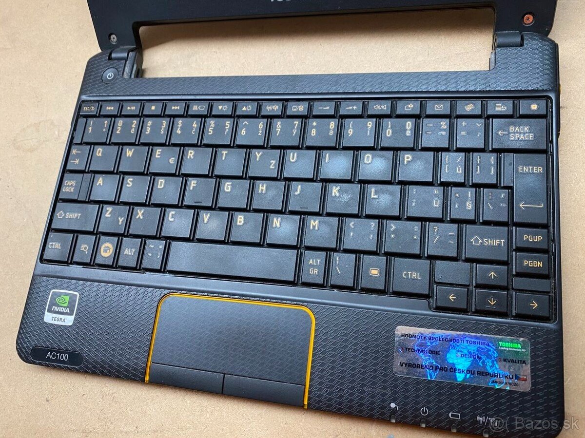 Predám nekompletný notebook TOSHIBA AC100. - 2