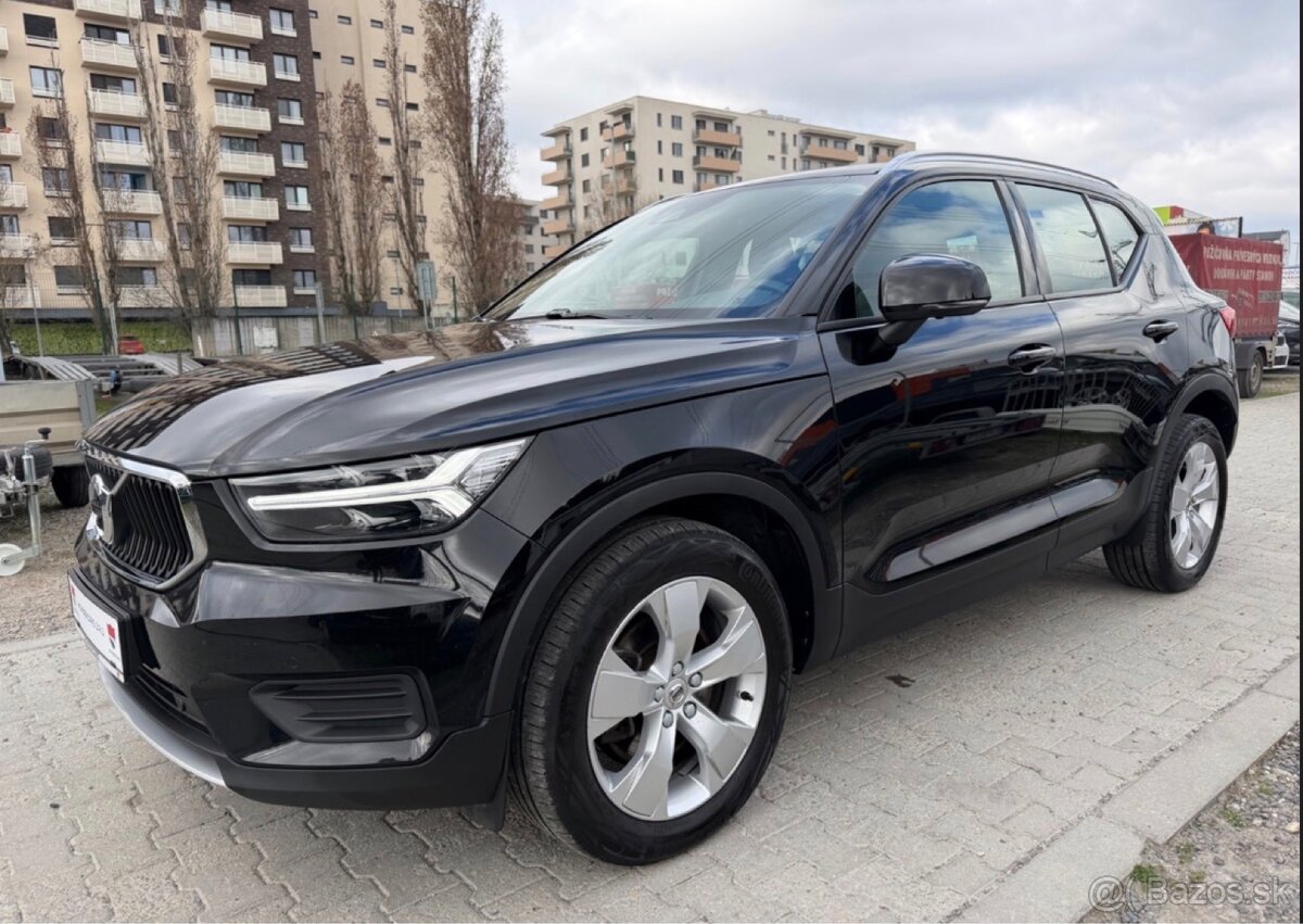 Volvo XC40 B4 Momentum Pro AWD A/T - 2