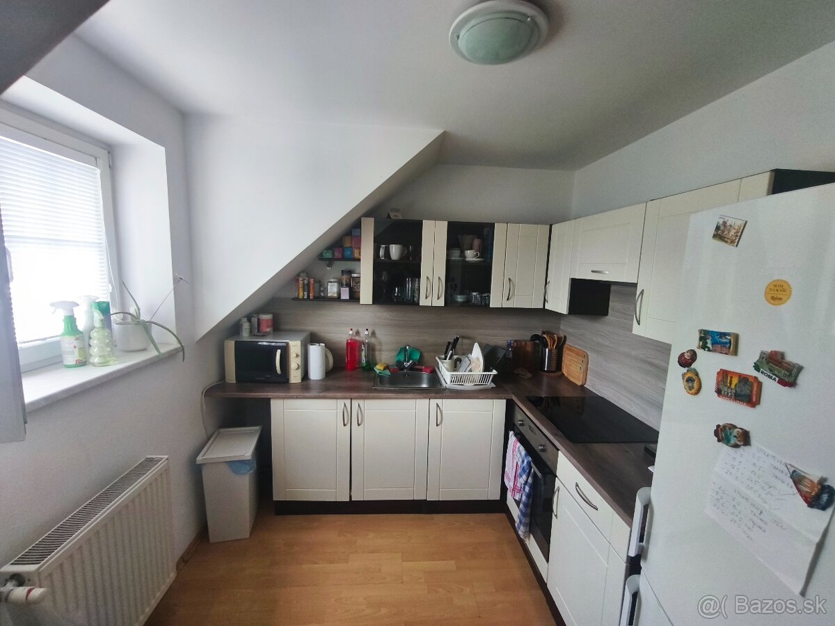 Ponúkam izbu v zdieľanom bite na Zelinárskej v BA Ružinov - Widok 2