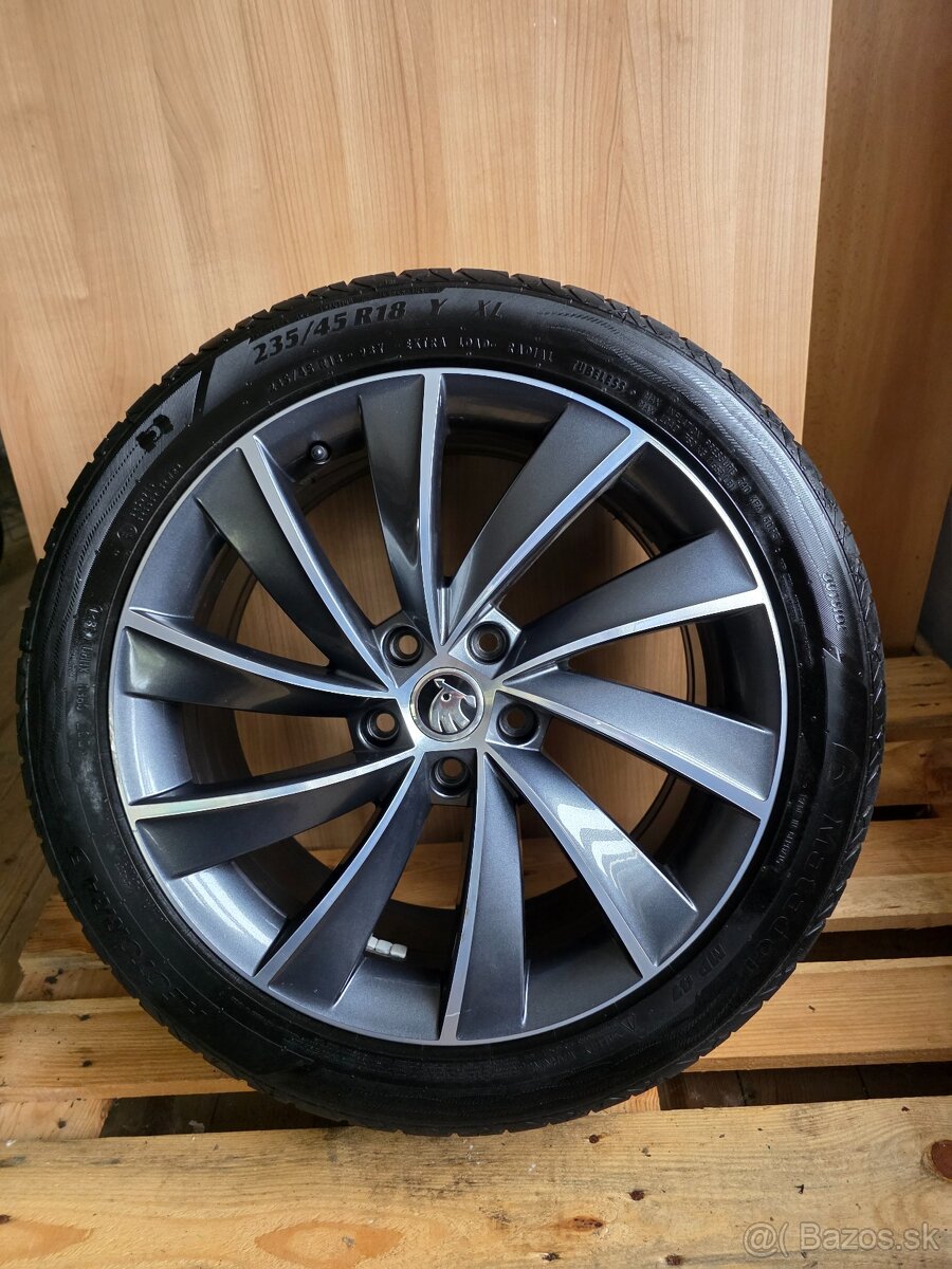 Turbine 235/45 r18 - 2