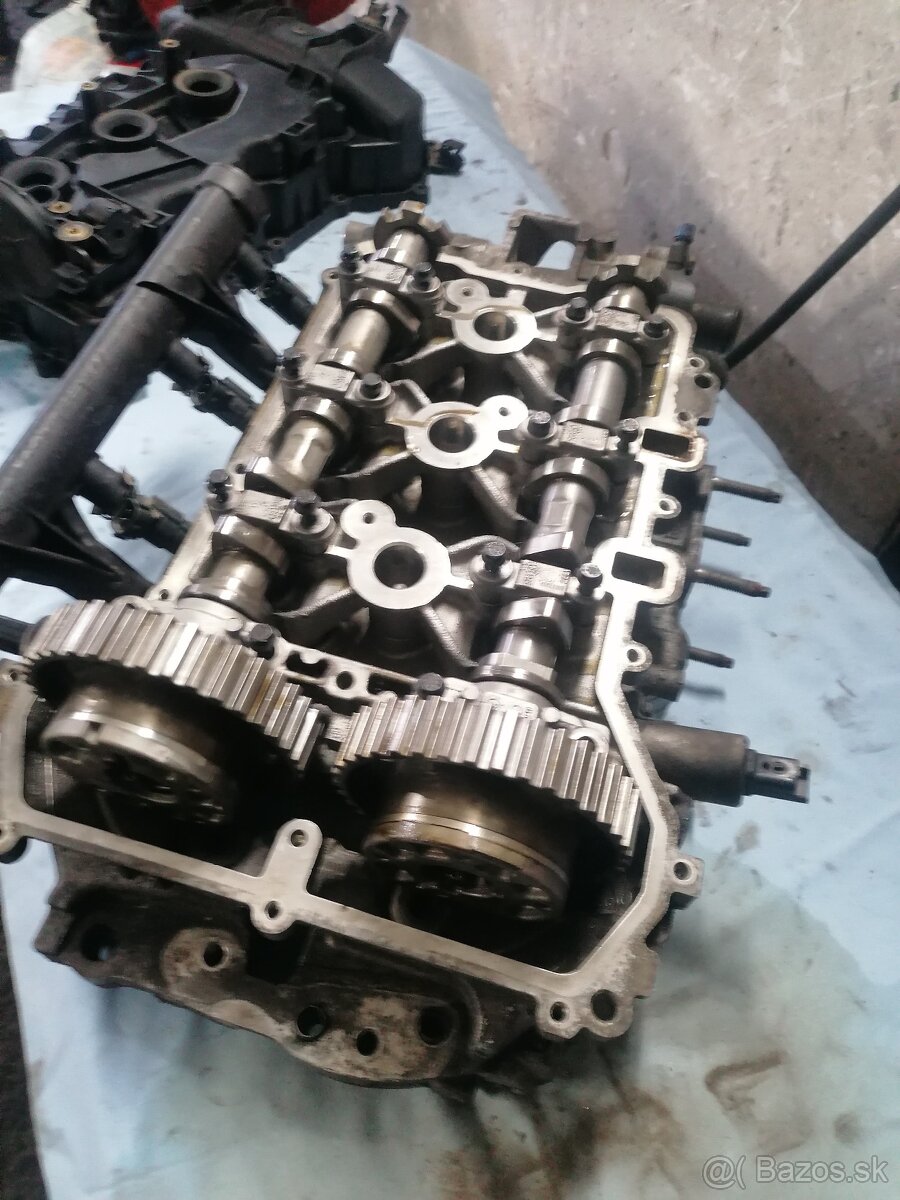Hlava motora pegot 301 1.2 - 2