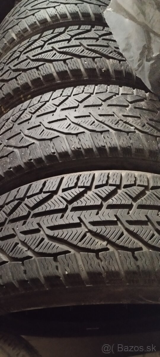 Zimne pneumatiky 215/55 r17 - 2