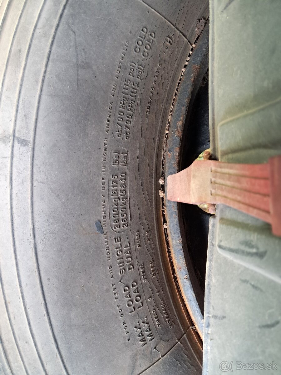 Kupim pneu 305 70 19,5 - 2