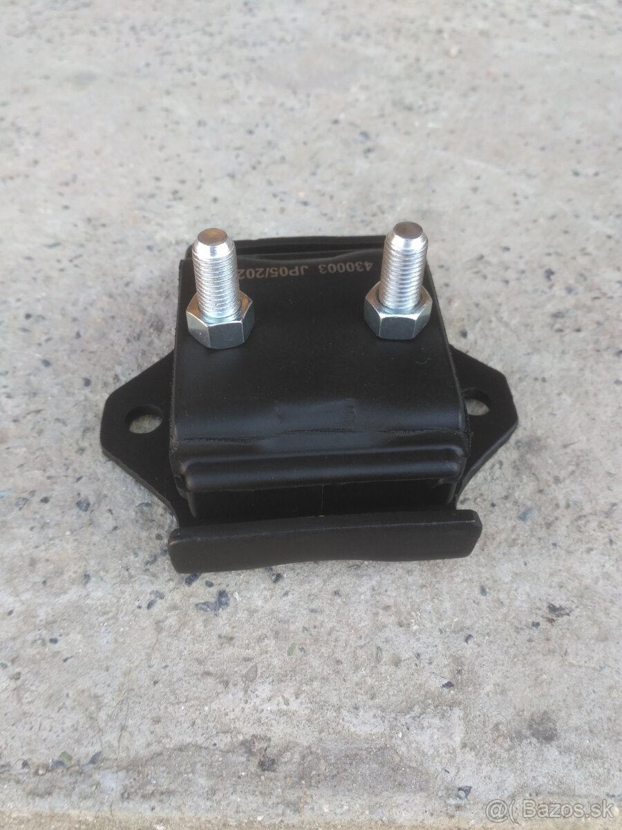 Daihatsu Feroza silenblok prevodovky - 2