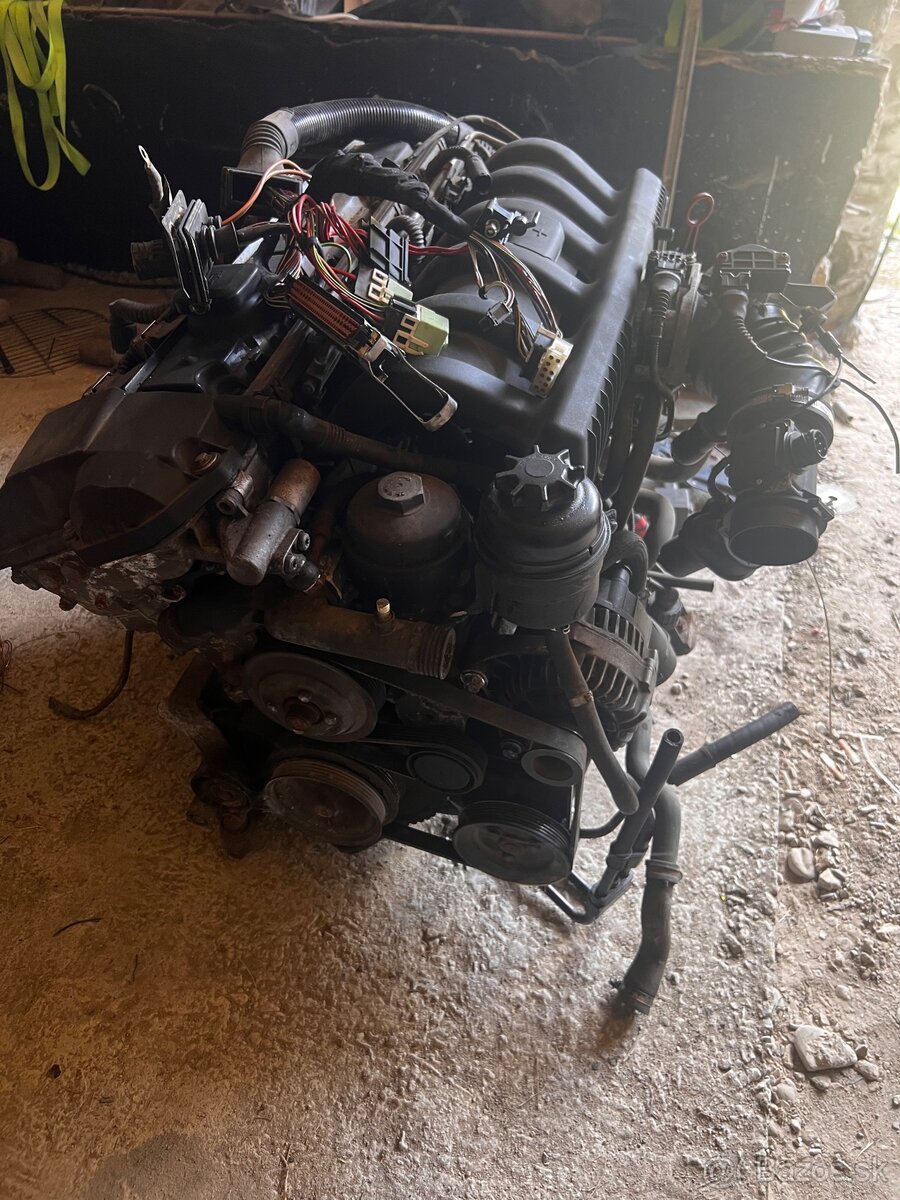 Motor bmw M52b25 - 2
