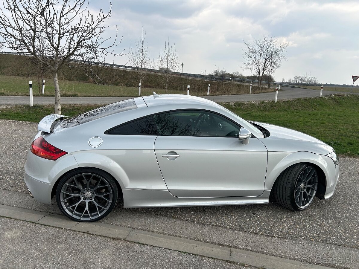 Audi TTS 2008 MANUÁL - 2