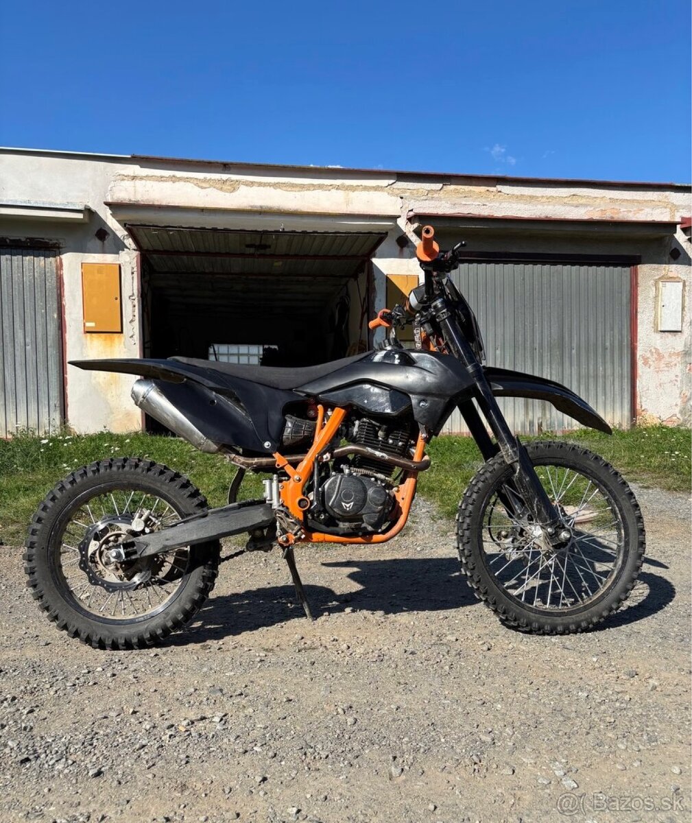 Pitbike 250ccm náhradné diely - 2