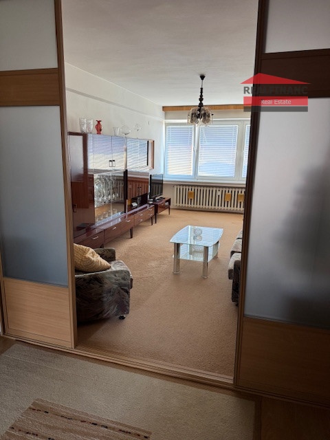 Na predaj veľký 3 - izbový byt na Hlavnej ulici v Trnave - 2