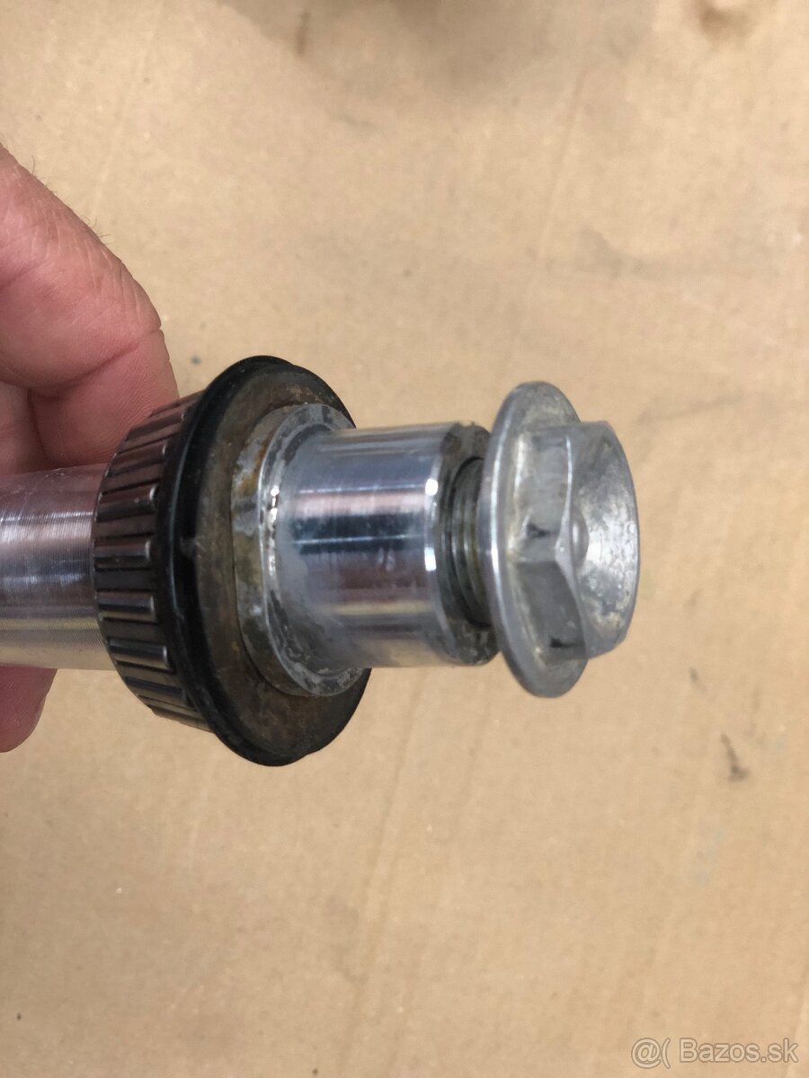 KTM excentricky cap na okular - 2