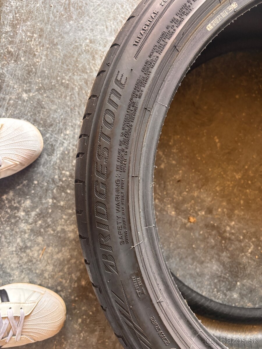 Predam 1ks pneumatiky 235/40 r19 - 2