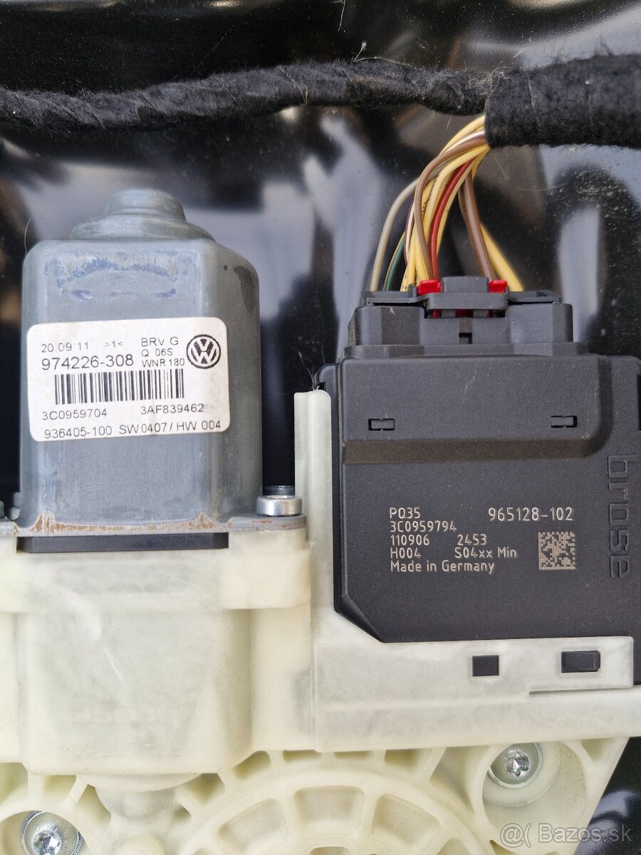 Stahovanie okna Passat B7 - zadne lave - 2