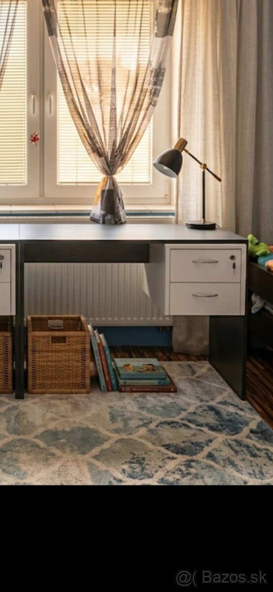 Predam písacie stolíky - 2