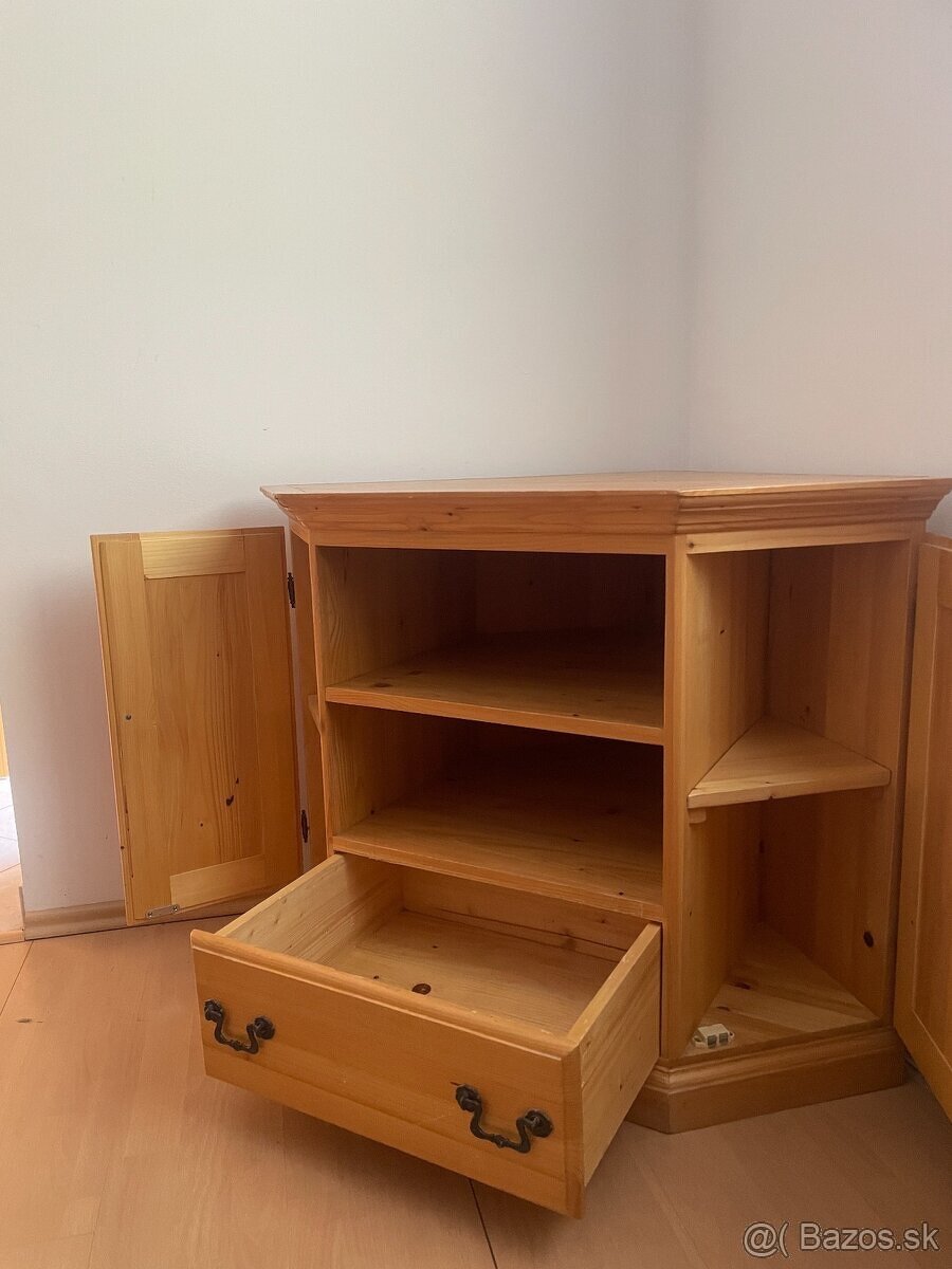 Rohová skriňa - 2
