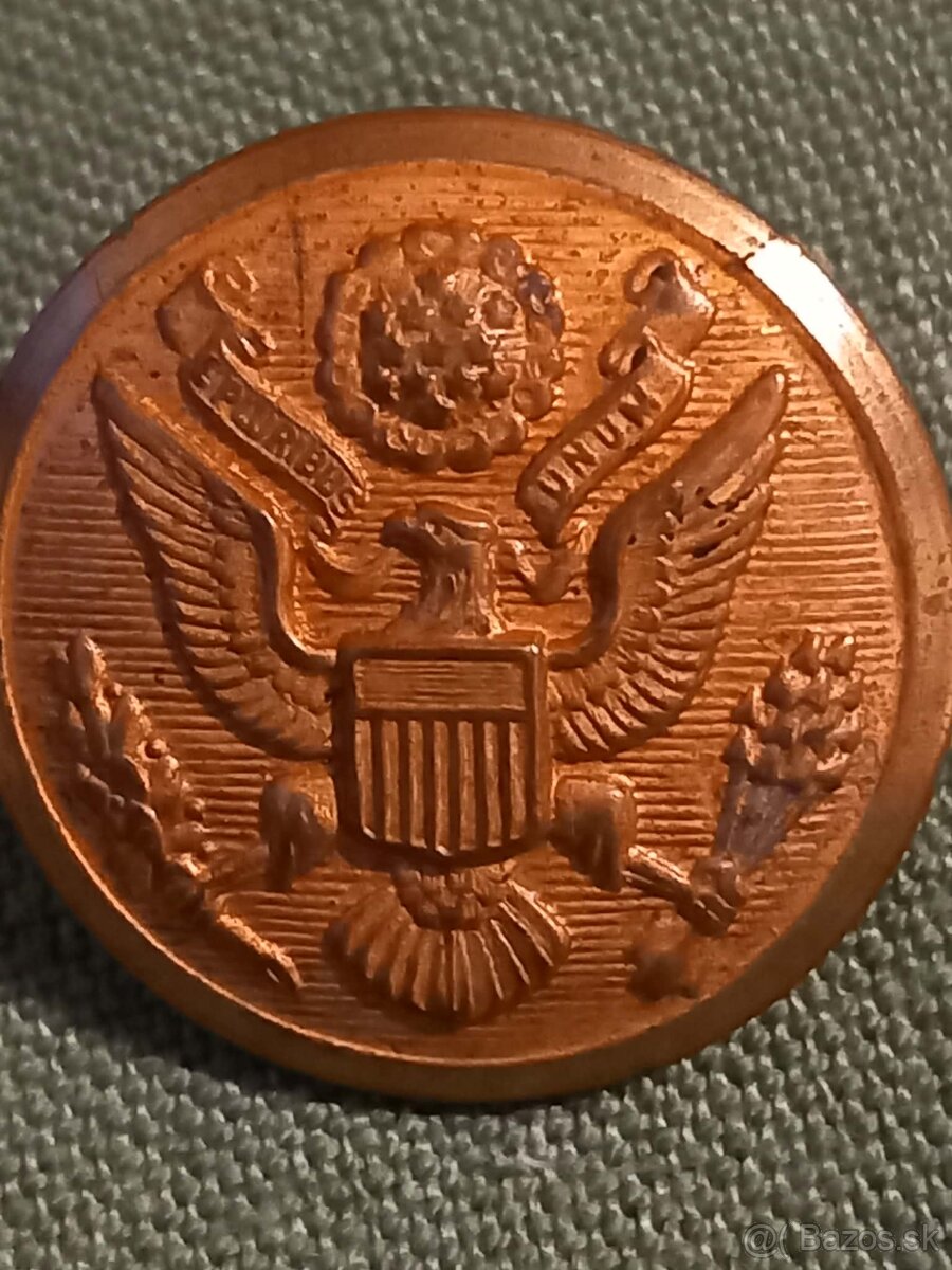 Staré kovové gombíky - 2