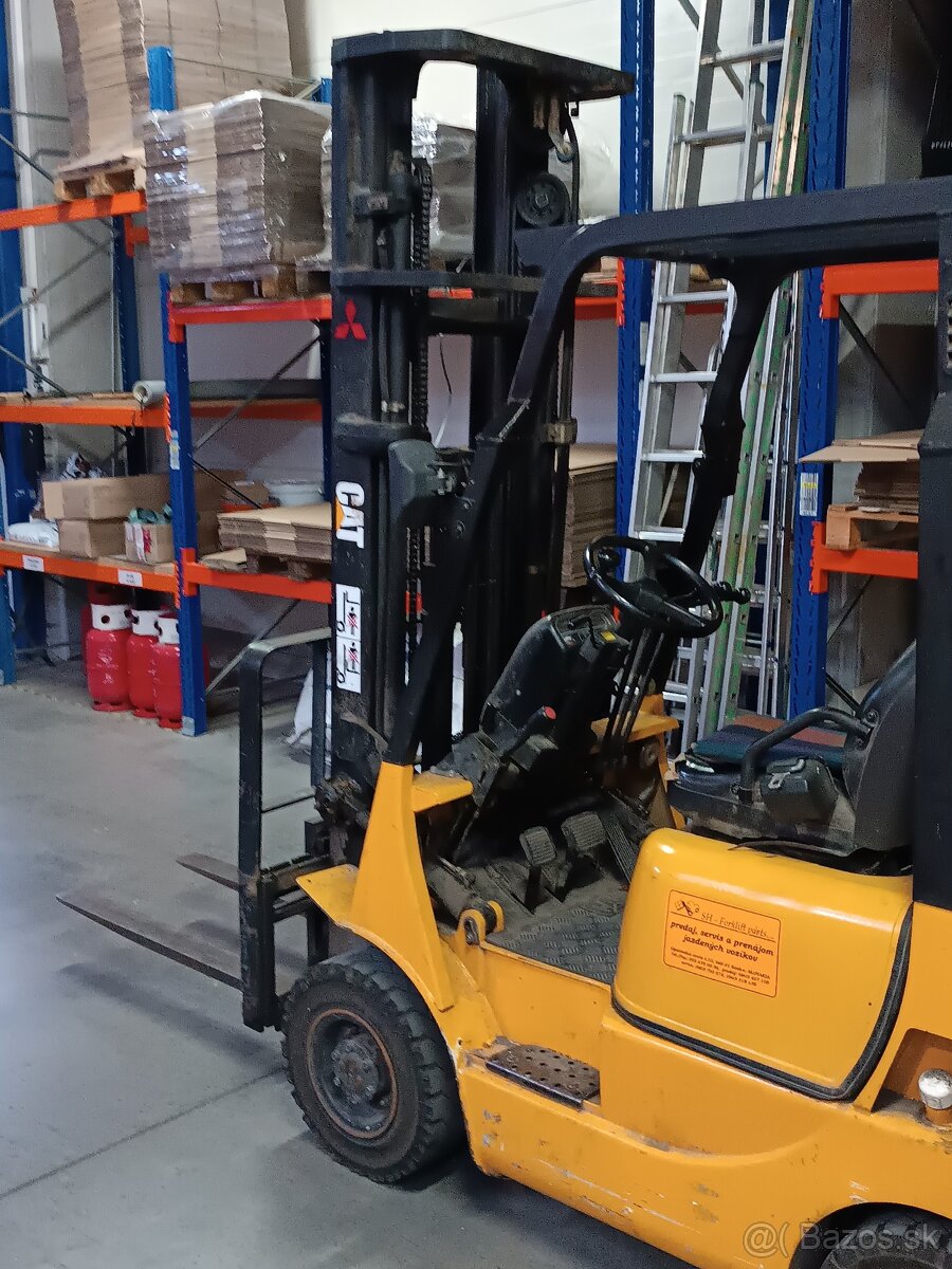 Predám plne funkčný plynový VZV Caterpillar GP 15K - 2