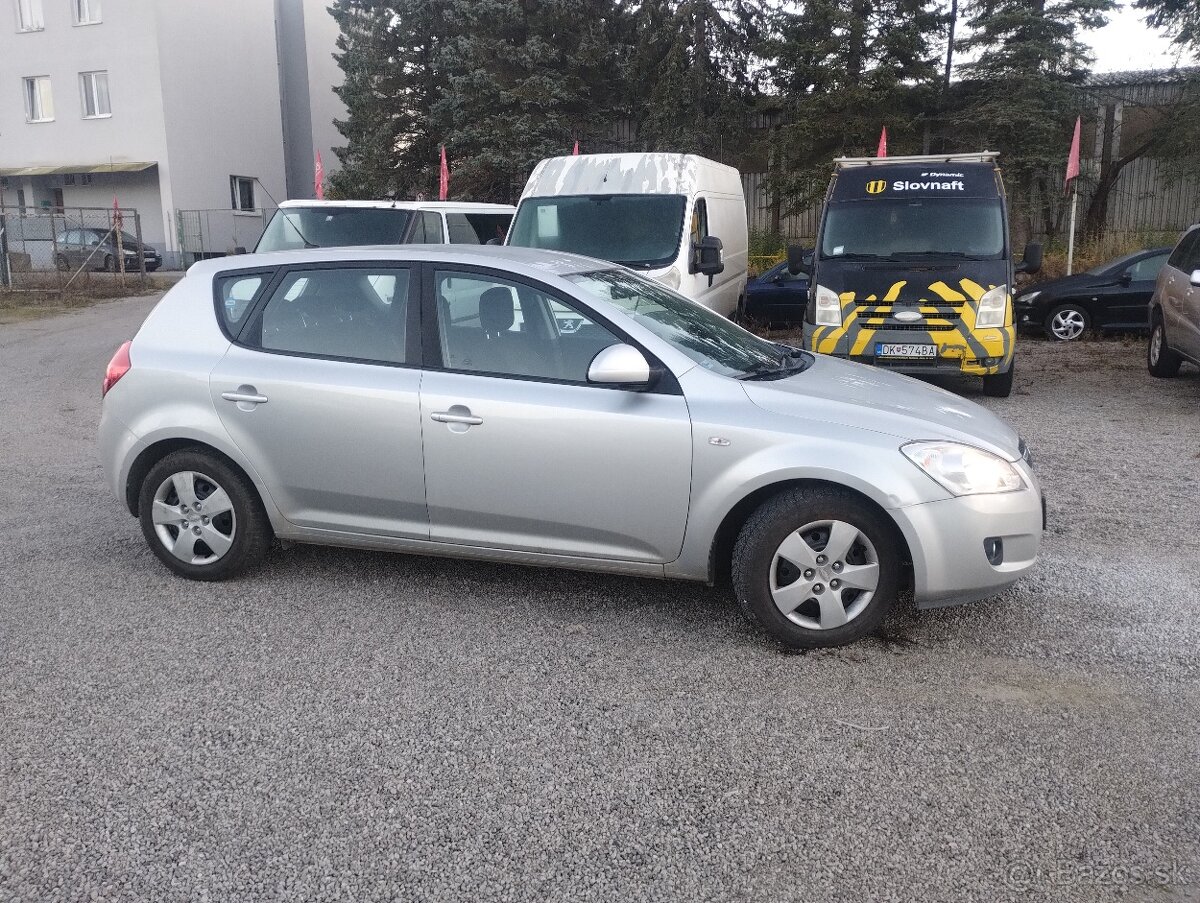 Kia ceed 1.6 A/T - 2